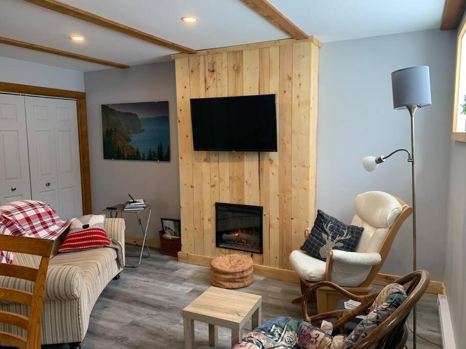 Appartement Mont Edouard, Hebergement Paisible A La Montagne LʼAnse-Saint-Jean Exteriör bild