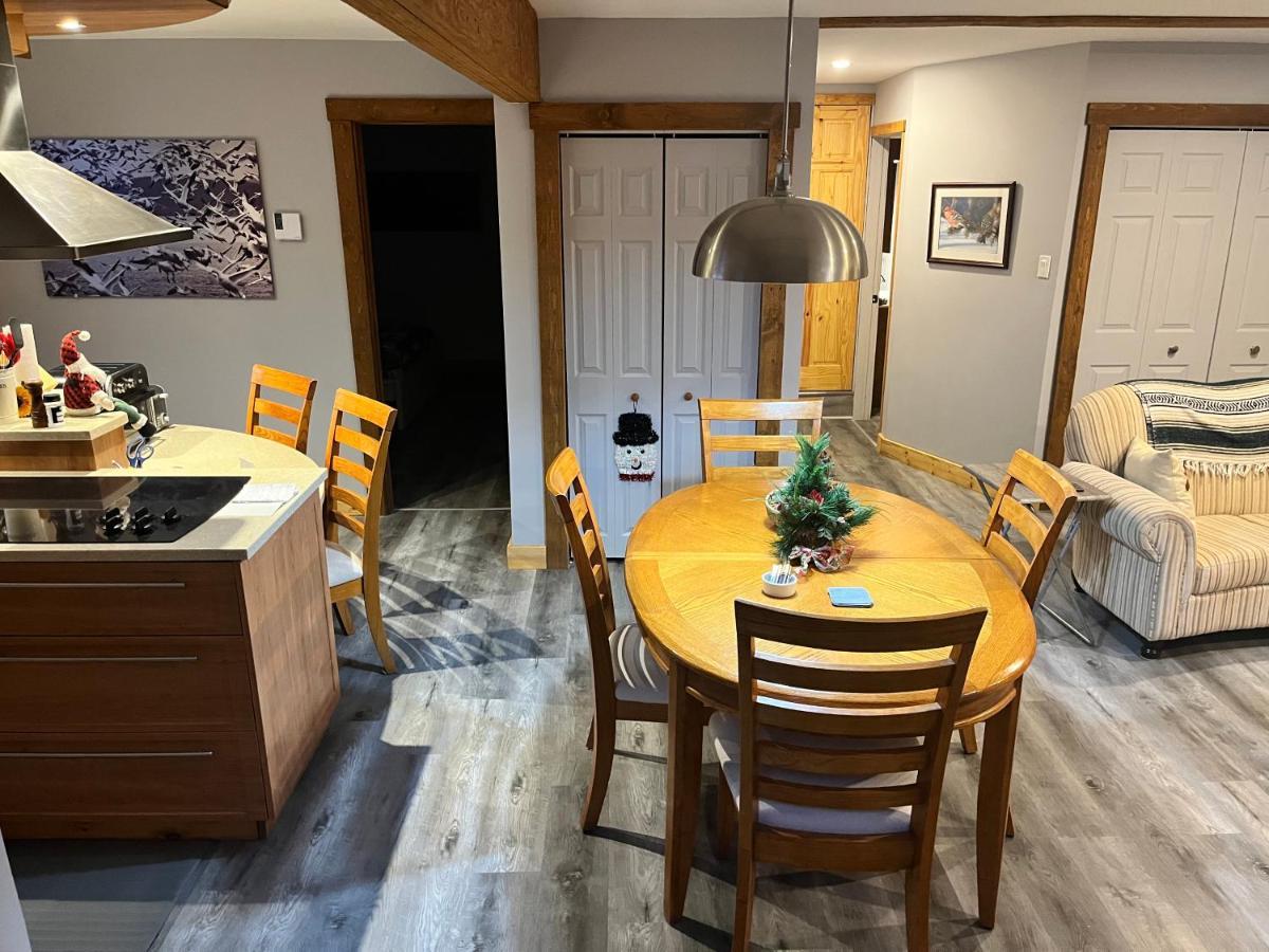 Appartement Mont Edouard, Hebergement Paisible A La Montagne LʼAnse-Saint-Jean Exteriör bild