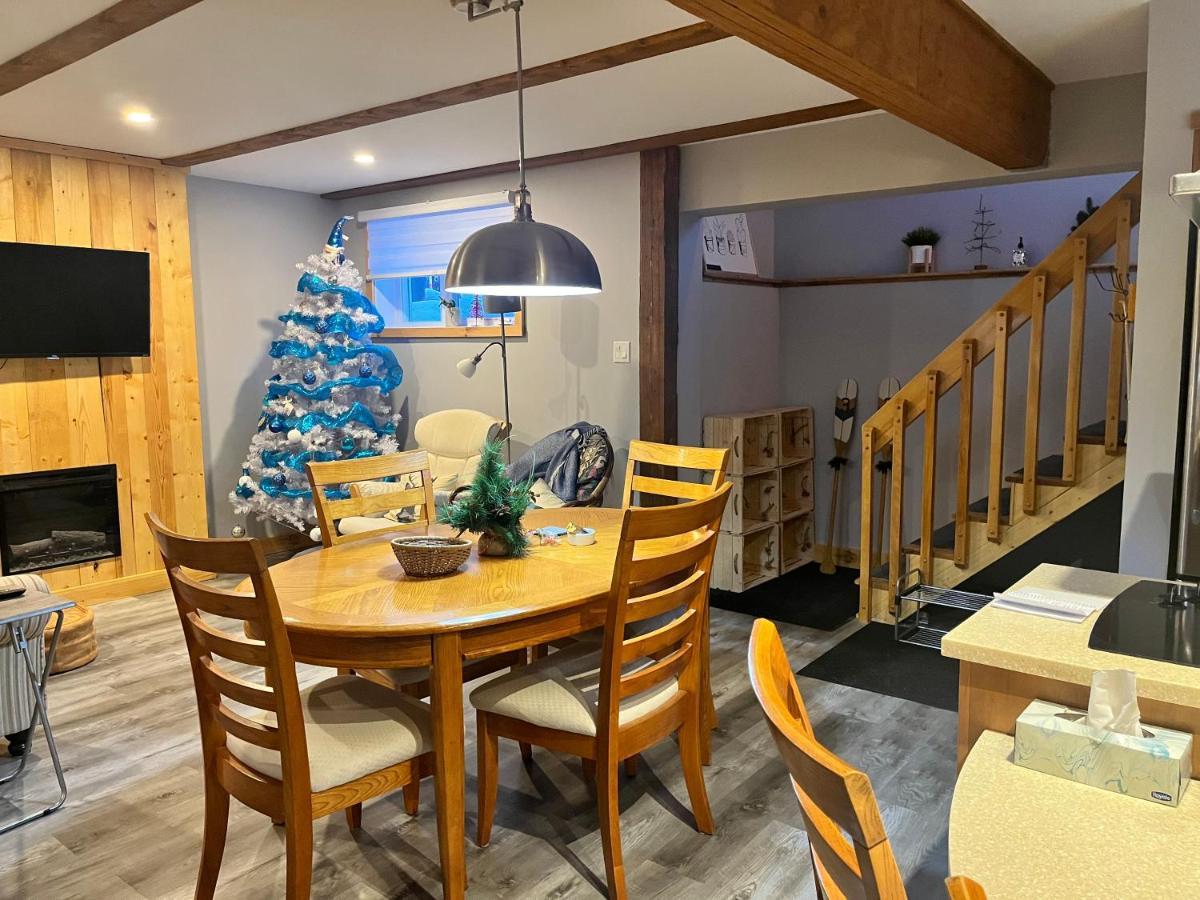 Appartement Mont Edouard, Hebergement Paisible A La Montagne LʼAnse-Saint-Jean Exteriör bild