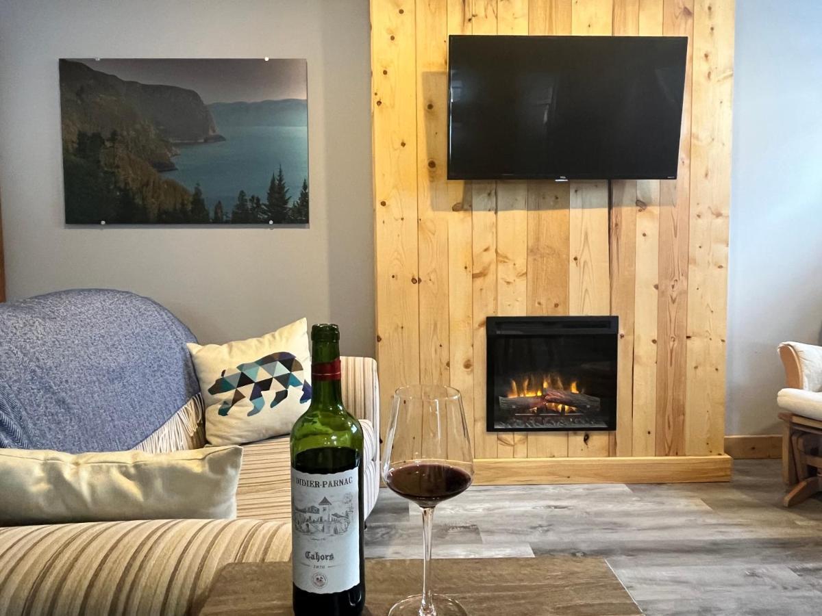 Appartement Mont Edouard, Hebergement Paisible A La Montagne LʼAnse-Saint-Jean Exteriör bild